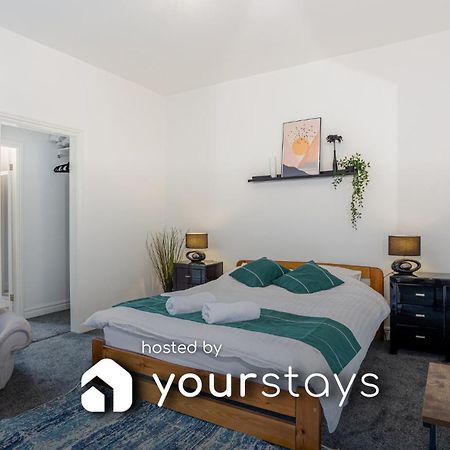 Coronation House By Yourstays - 3 Bedroom House In Newcastle-Under-Lyme Stoke-on-Trent Ngoại thất bức ảnh