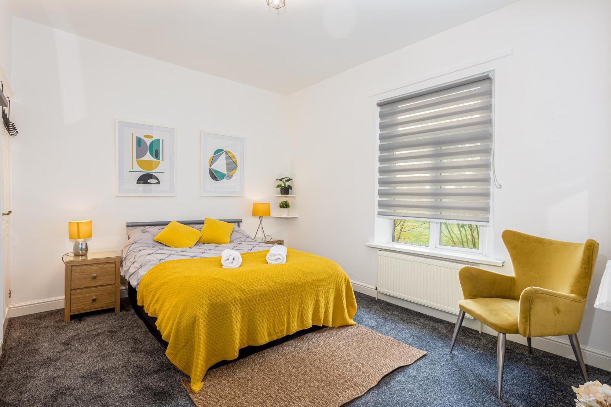 Coronation House By Yourstays - 3 Bedroom House In Newcastle-Under-Lyme Stoke-on-Trent Ngoại thất bức ảnh