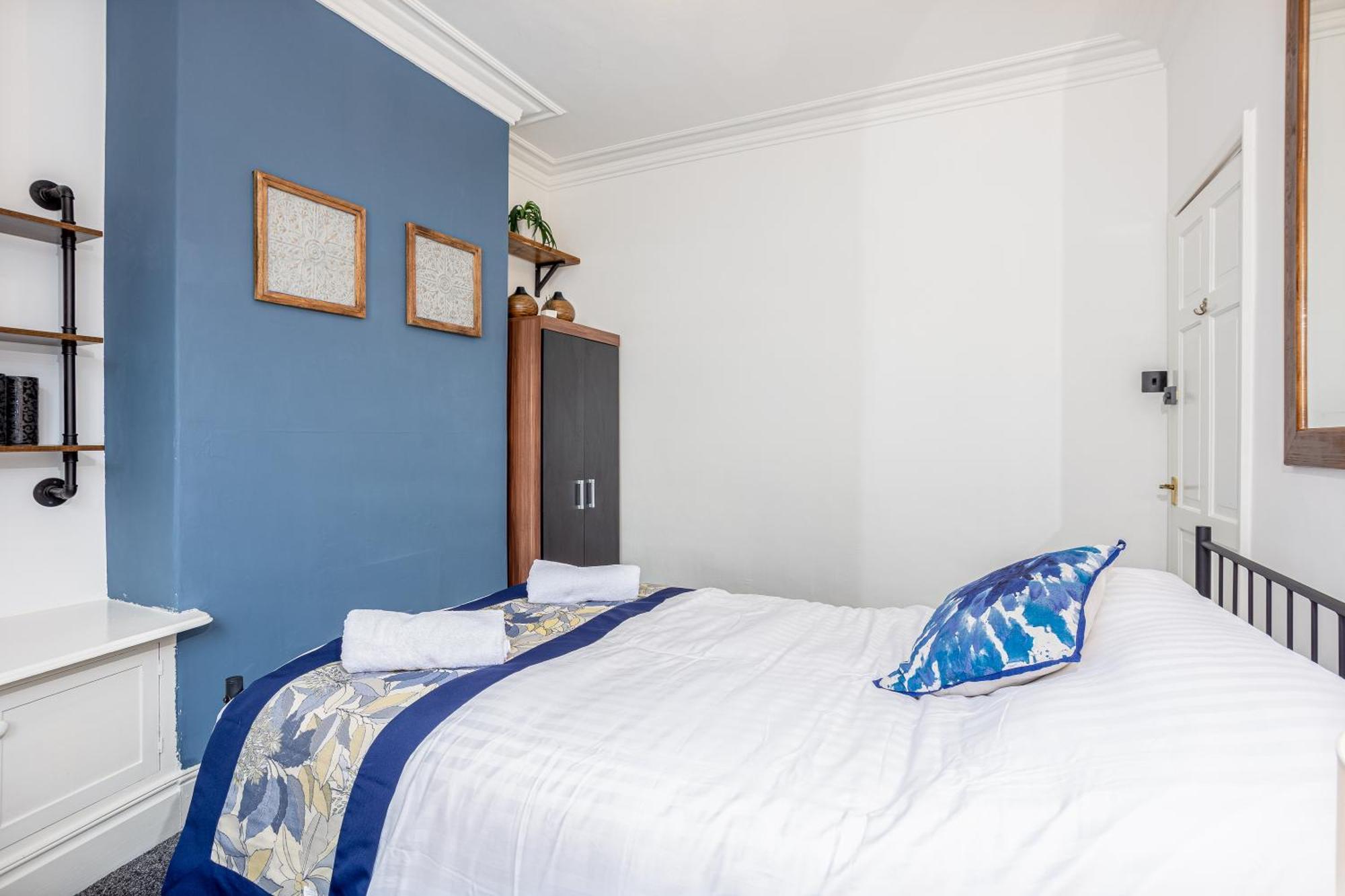 Coronation House By Yourstays - 3 Bedroom House In Newcastle-Under-Lyme Stoke-on-Trent Ngoại thất bức ảnh