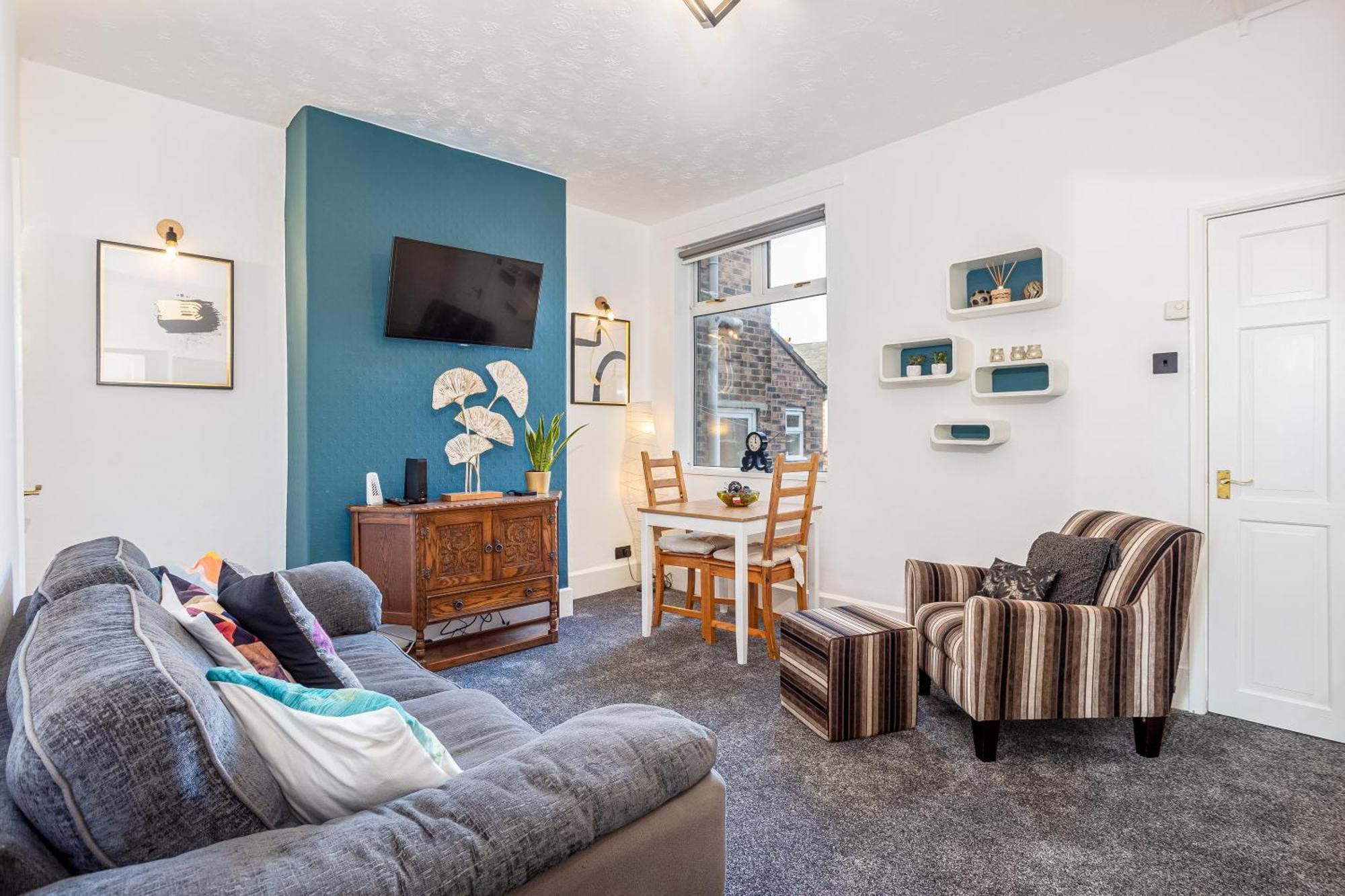 Coronation House By Yourstays - 3 Bedroom House In Newcastle-Under-Lyme Stoke-on-Trent Ngoại thất bức ảnh