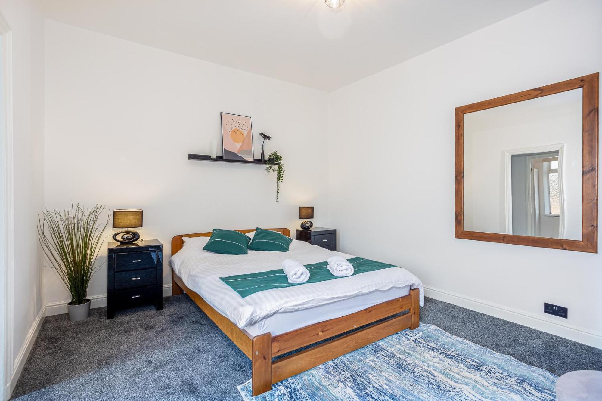 Coronation House By Yourstays - 3 Bedroom House In Newcastle-Under-Lyme Stoke-on-Trent Ngoại thất bức ảnh