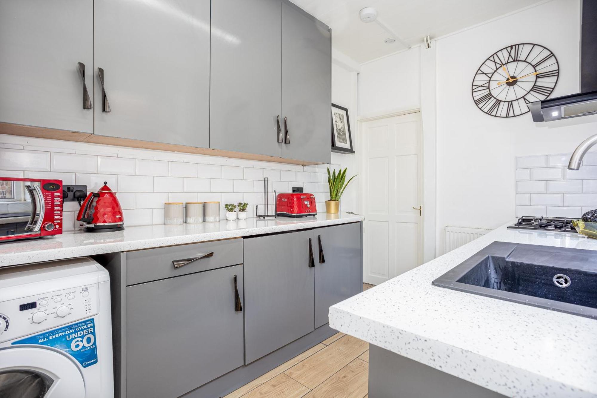 Coronation House By Yourstays - 3 Bedroom House In Newcastle-Under-Lyme Stoke-on-Trent Ngoại thất bức ảnh