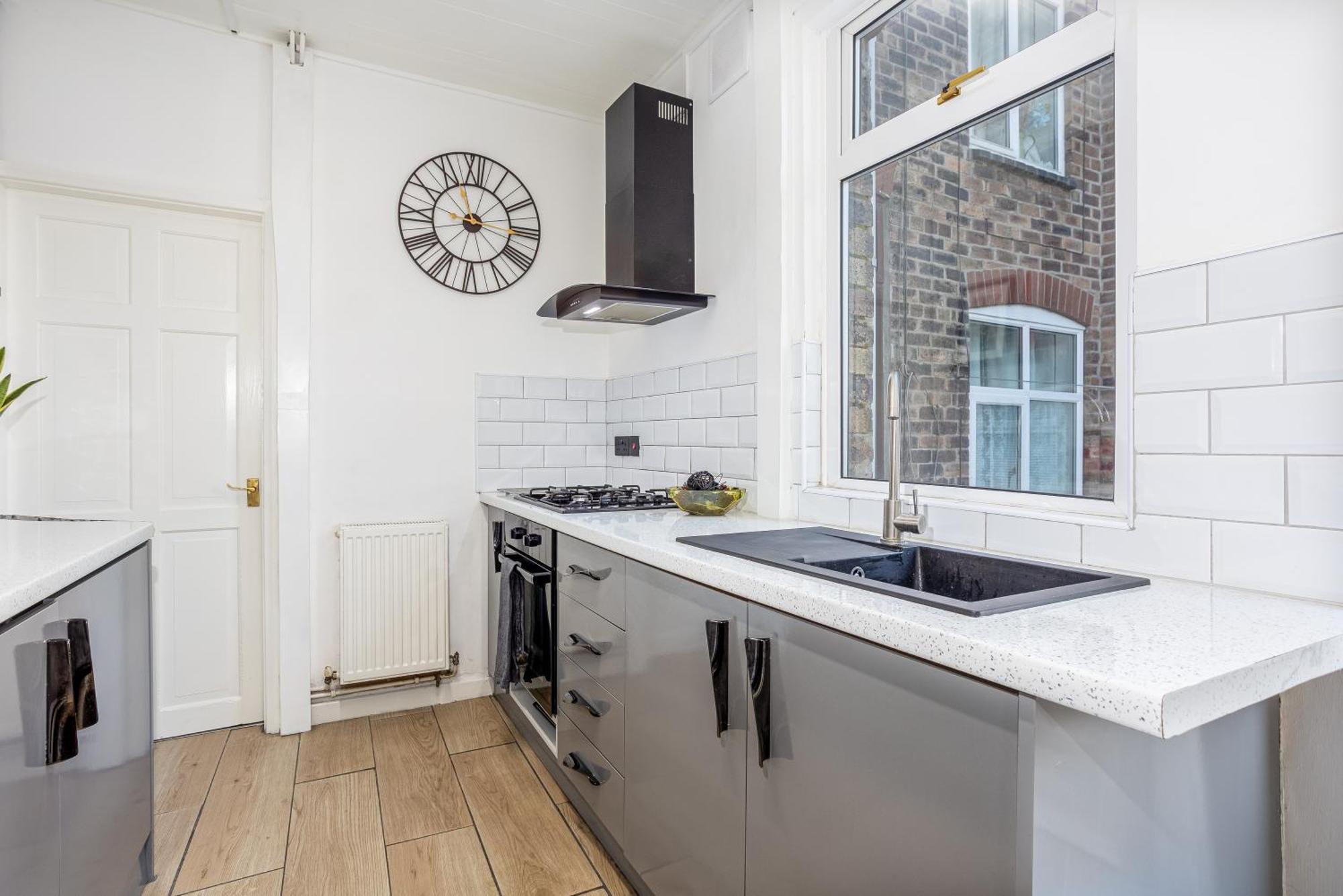 Coronation House By Yourstays - 3 Bedroom House In Newcastle-Under-Lyme Stoke-on-Trent Ngoại thất bức ảnh