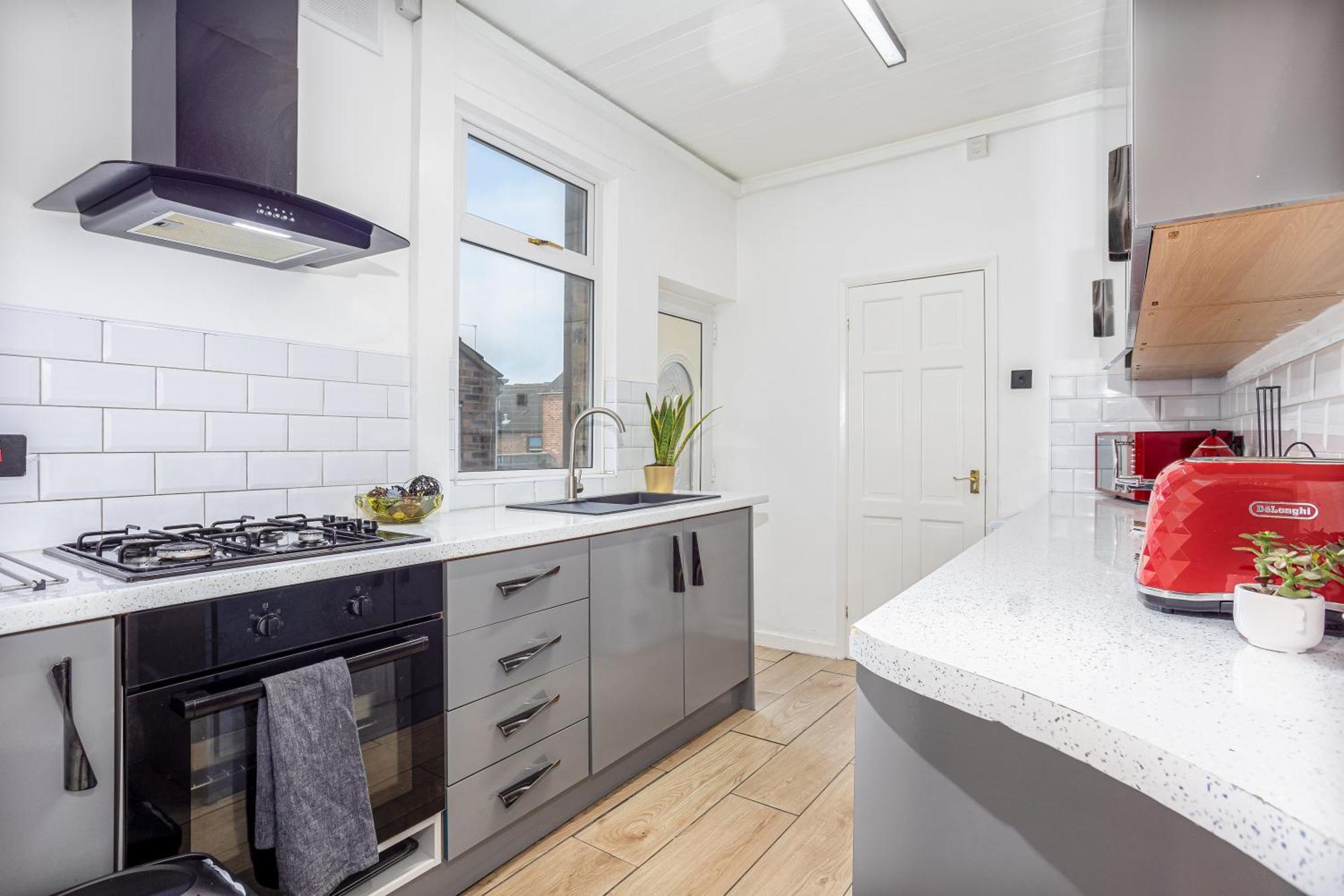 Coronation House By Yourstays - 3 Bedroom House In Newcastle-Under-Lyme Stoke-on-Trent Ngoại thất bức ảnh