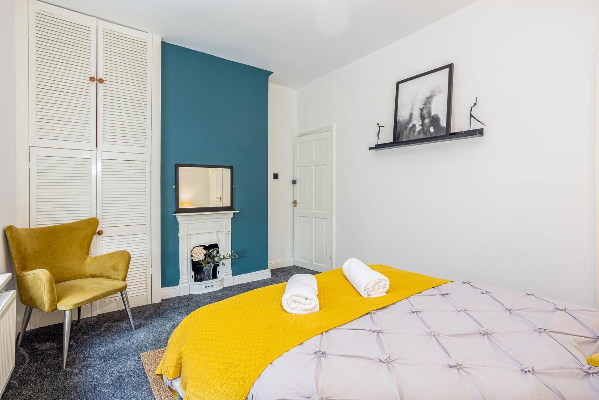 Coronation House By Yourstays - 3 Bedroom House In Newcastle-Under-Lyme Stoke-on-Trent Ngoại thất bức ảnh