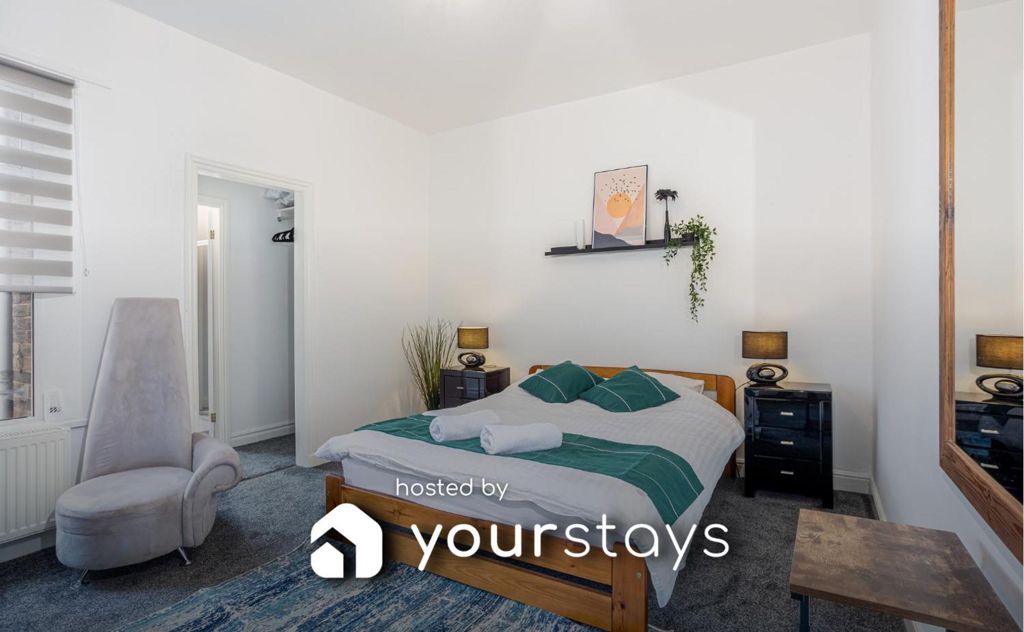 Coronation House By Yourstays - 3 Bedroom House In Newcastle-Under-Lyme Stoke-on-Trent Ngoại thất bức ảnh